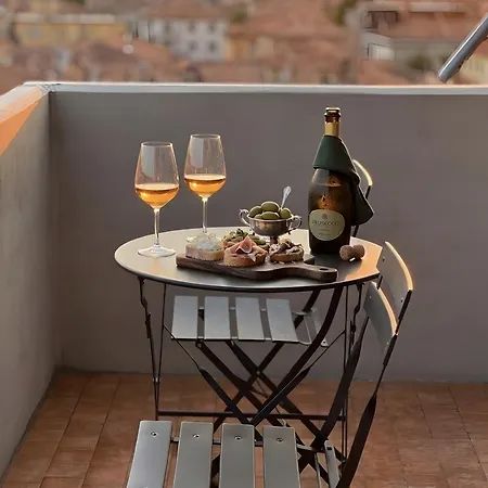 Venice Skyline Apartment